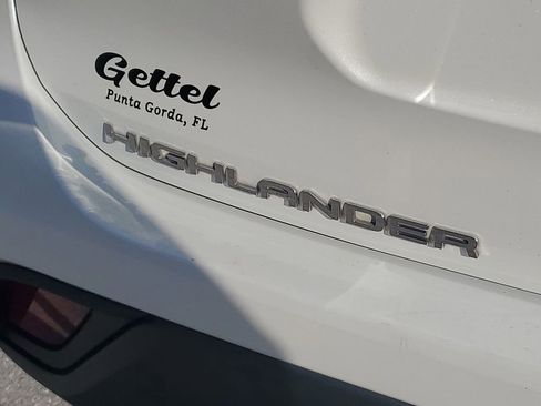 Used 2021 Toyota Highlander XLE image 41