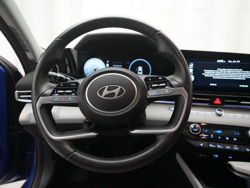 Used 2024 Hyundai Elantra Limited FWD image 4