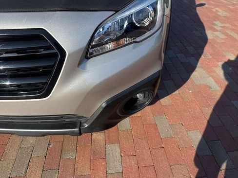 Used 2017 Subaru Outback 2.5i Limited AWD/4WD image 23