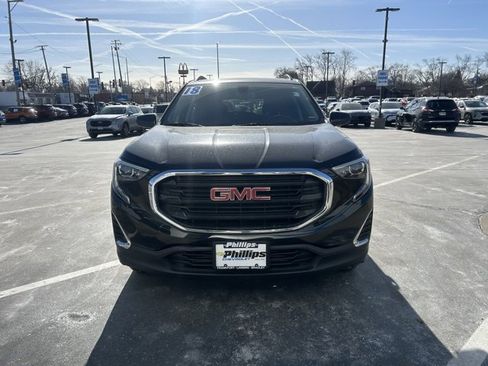 Used 2018 GMC Terrain SLE w/ Driver Convenience Package image 2