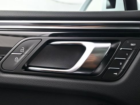 New 2026 Porsche Macan AWD/4WD image 18