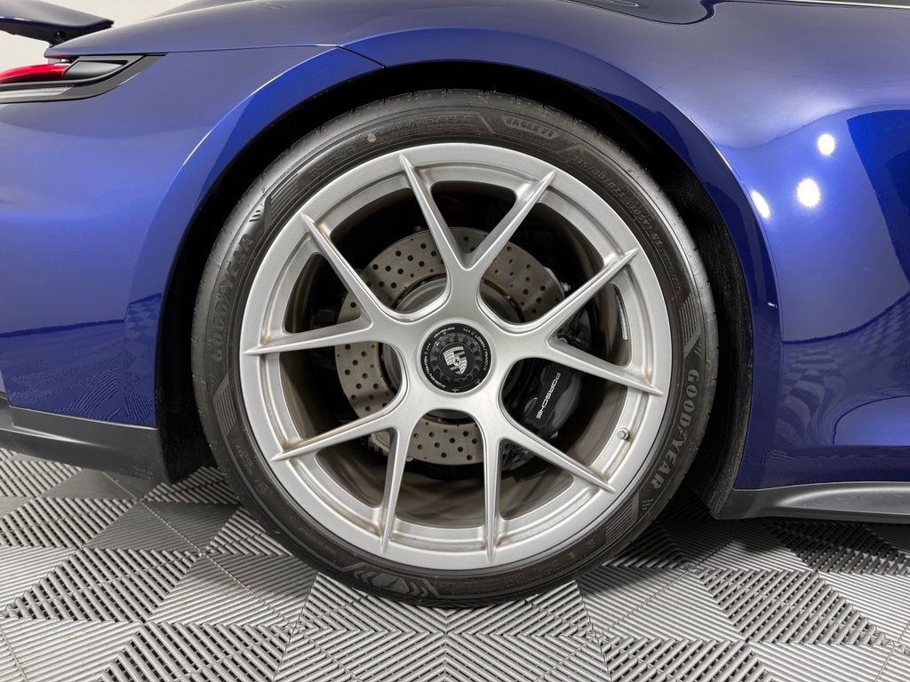 Used 2026 Porsche 911 GT3 RWD image 17