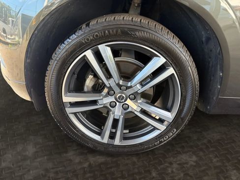 Used 2021 Volvo XC60 T5 Momentum w/ Protection Package AWD/4WD image 37