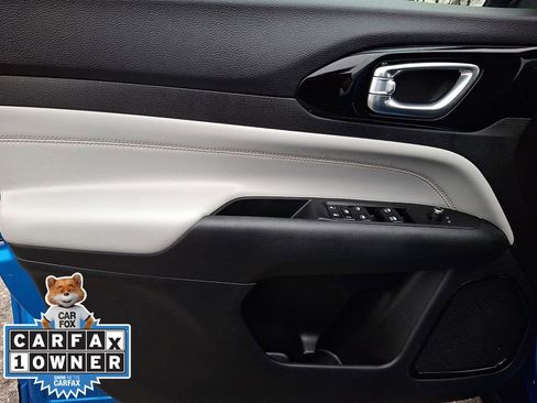 Used 2022 Jeep Compass Limited image 13