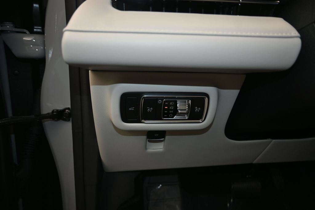 New 2026 Lincoln Nautilus Premier w/ Equipment Group 102A AWD/4WD image 13