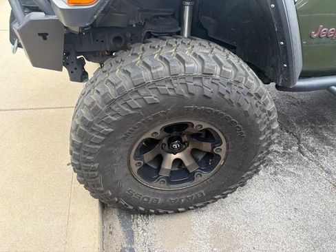 Used 2022 Jeep Gladiator Rubicon w/ LED Lighting Group AWD/4WD image 11