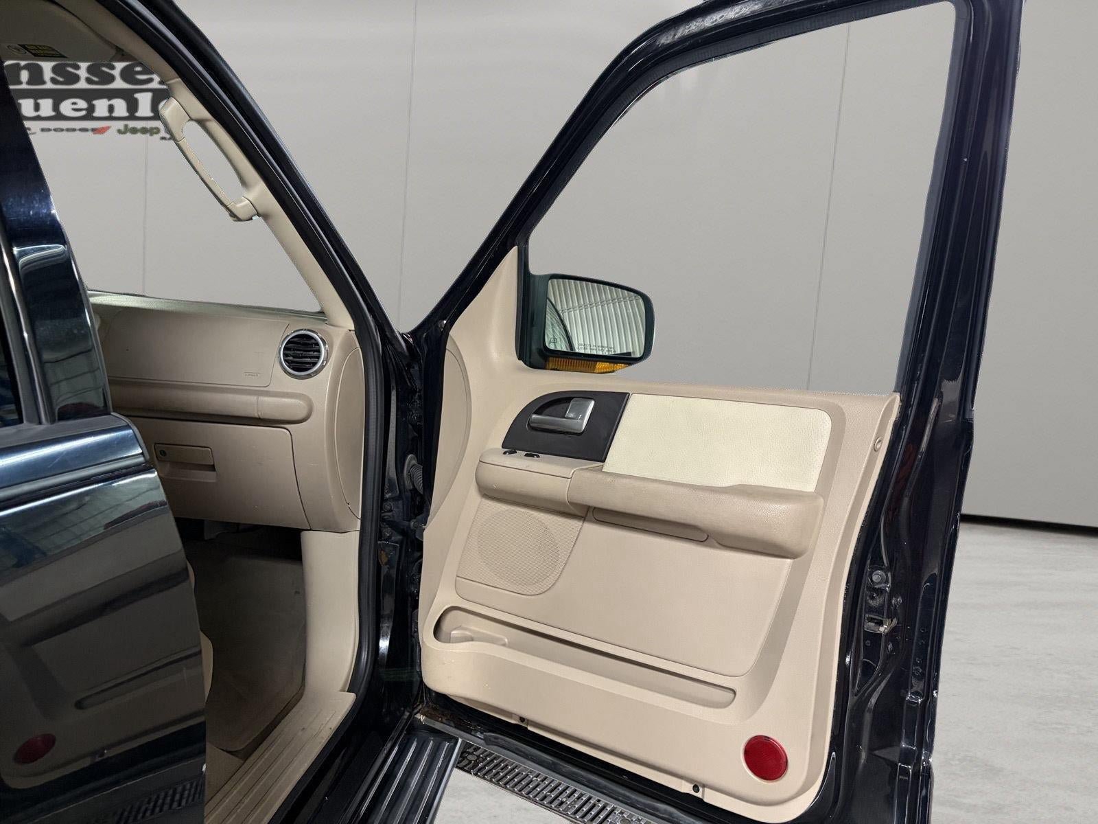Used 2003 Ford Expedition Eddie Bauer AWD/4WD image 18