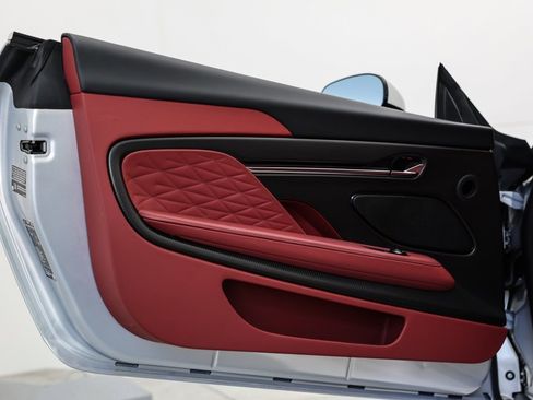 Used 2025 Aston Martin DB12 Volante image 23