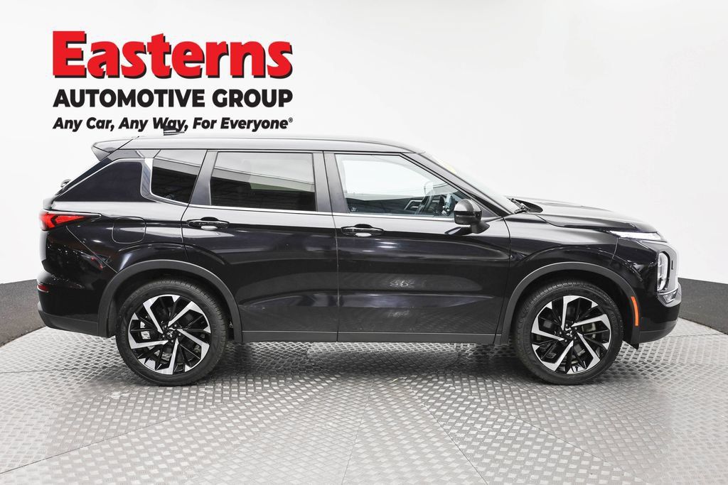 Used 2024 Mitsubishi Outlander SE AWD/4WD image 5