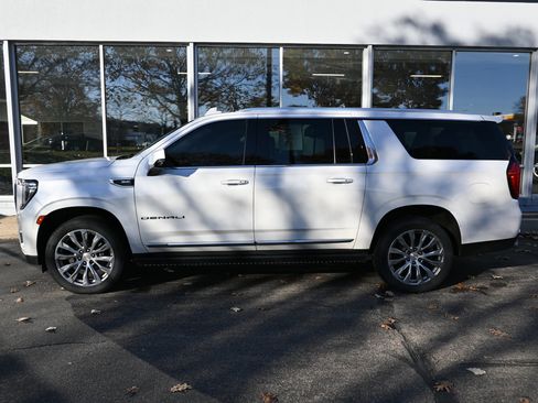 Used 2022 GMC Yukon XL Denali w/ Max Trailering Package image 2