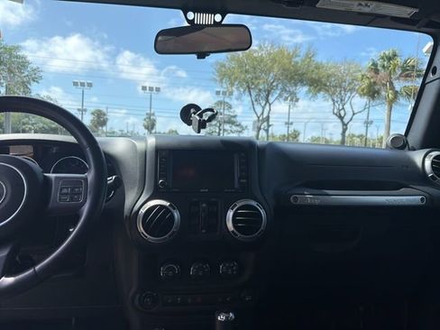 Used 2012 Jeep Wrangler Unlimited Sahara w/ Connectivity Group image 9