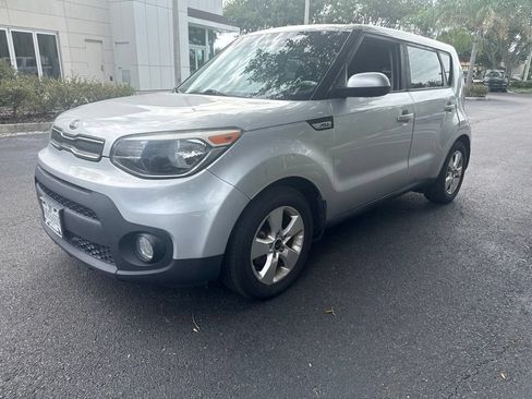 Used 2019 Kia Soul FWD image 2