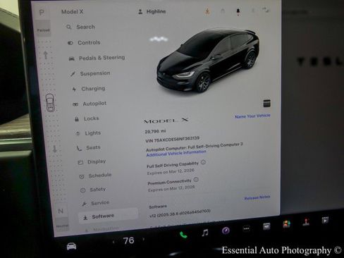 Used 2022 Tesla Model X image 33