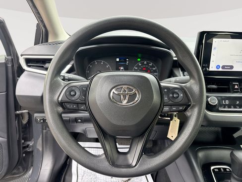Used 2023 Toyota Corolla LE FWD image 11