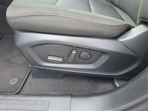Used 2024 Ford Explorer XLT image 13
