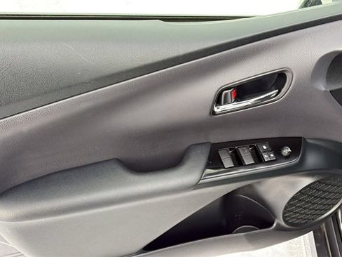 Used 2021 Toyota Prius LE image 19
