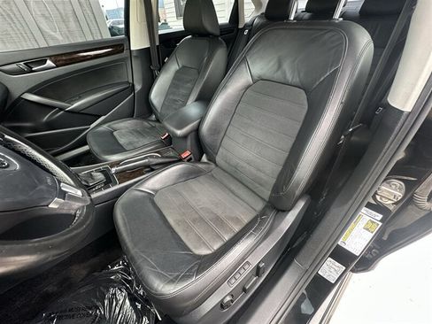 Used 2014 Volkswagen Passat TDI SEL Premium FWD image 22