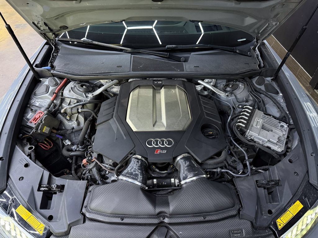 Used 2022 Audi RS 6 AWD/4WD image 28