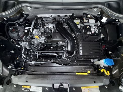 Certified 2024 Volkswagen Taos S FWD image 12