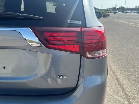 Used 2020 Mitsubishi Outlander SEL image 5