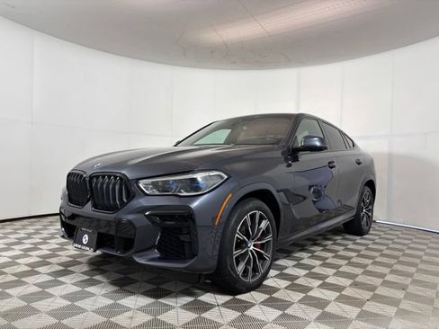 Used 2022 BMW X6 xDrive40i w/ Executive Package AWD/4WD image 3