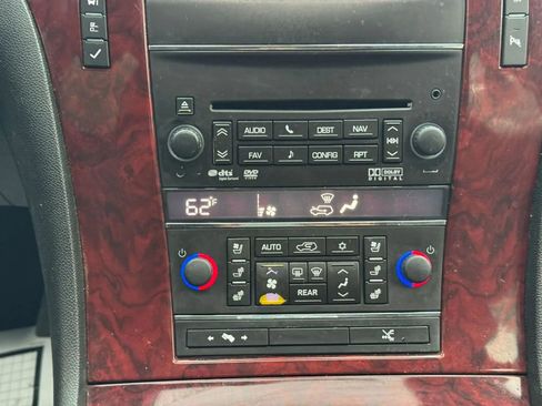 Used 2014 Cadillac Escalade Premium AWD/4WD image 29