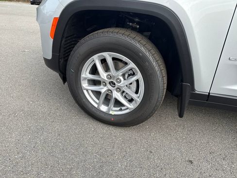 New 2025 Jeep Grand Cherokee Laredo X w/ Trailer Tow Package image 25