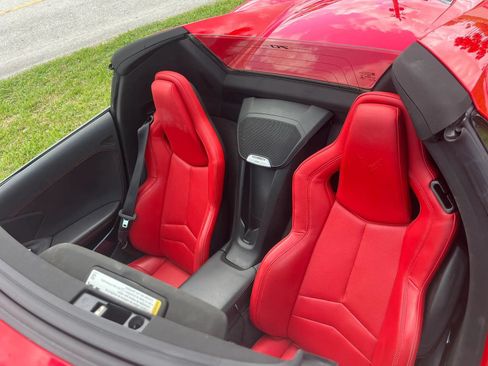 Used 2023 Chevrolet Corvette Stingray Convertible w/ Z51 Performance Package RWD image 22