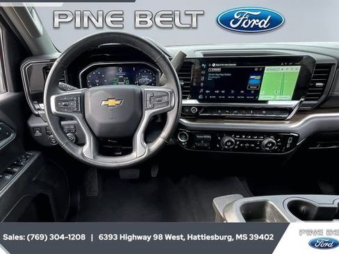 Used 2025 Chevrolet Silverado 3500 LT w/ Safety Package image 5