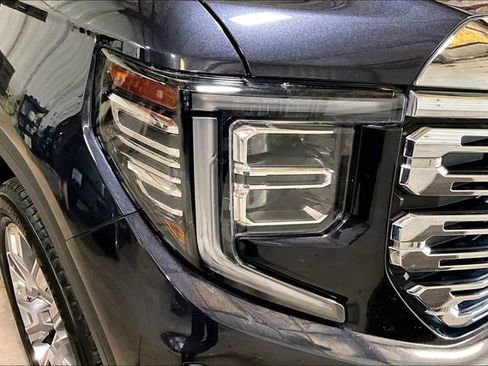 Certified 2023 GMC Sierra 1500 Denali w/ Denali Reserve Package AWD/4WD image 4
