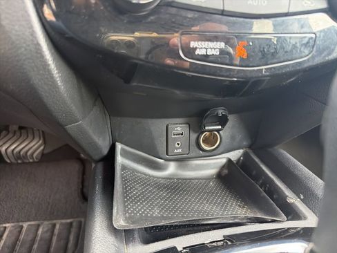 Used 2017 Nissan Rogue SV image 18