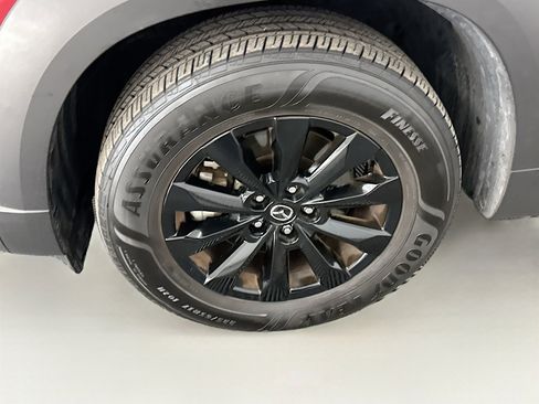 Used 2025 MAZDA CX-50 AWD 2.5 S w/ Premium Package image 11