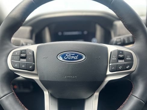 New 2026 Ford Explorer Active w/ Active Comfort Package RWD image 13