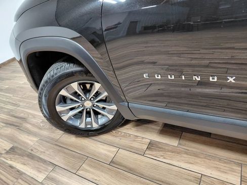 Used 2026 Chevrolet Equinox LT AWD/4WD image 13