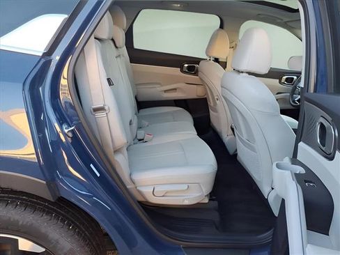 Used 2025 Kia Sorento S w/ Panoramic Sunroof Package image 20