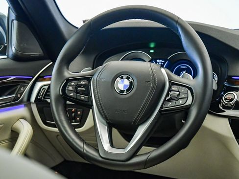 Used 2019 BMW 530e image 13