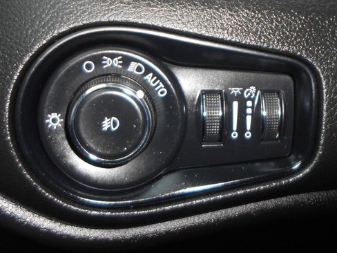 Certified 2023 Jeep Renegade Trailhawk image 18