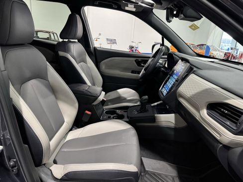 Used 2025 Subaru Forester Limited image 37