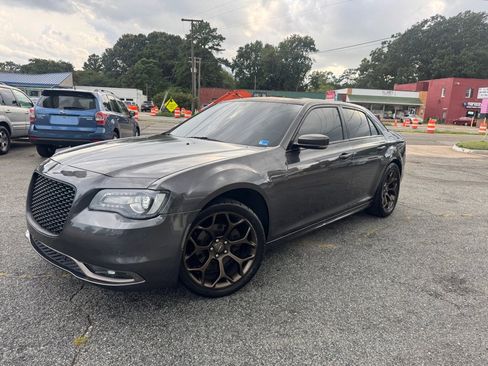Used 2016 Chrysler 300 S w/ 300S Premium Group RWD image 3