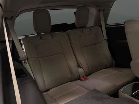 Used 2023 Lincoln Aviator Grand Touring w/ Equipment Group 301A AWD/4WD image 26