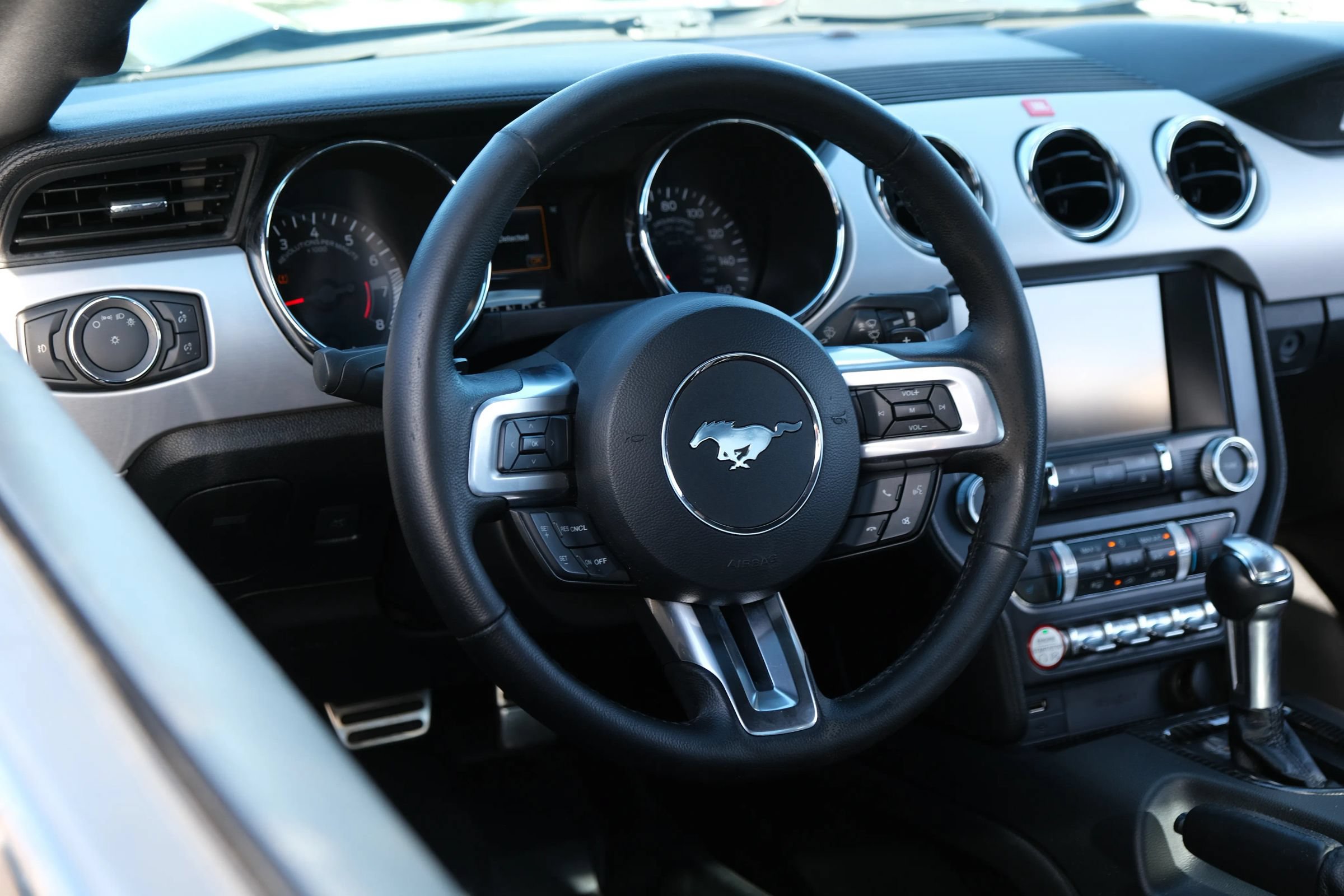 Used 2015 Ford Mustang Premium RWD image 22