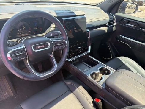 Used 2024 GMC Acadia Elevation w/ Luxury Package FWD image 11