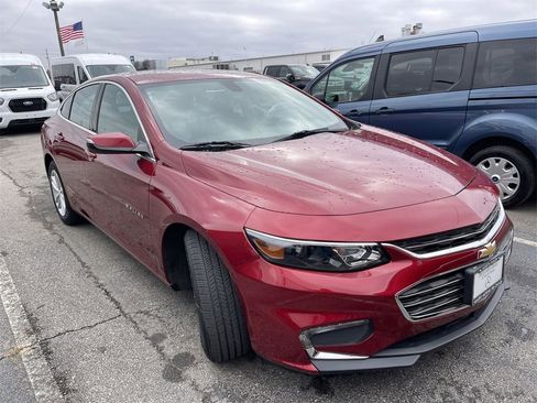 Used 2017 Chevrolet Malibu LT w/ Leather Package image 11