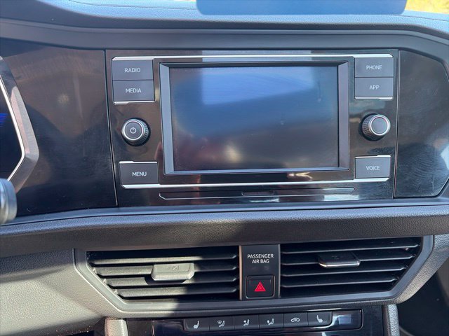 Certified 2023 Volkswagen Jetta SE w/ Panoramic Sunroof Package FWD image 23