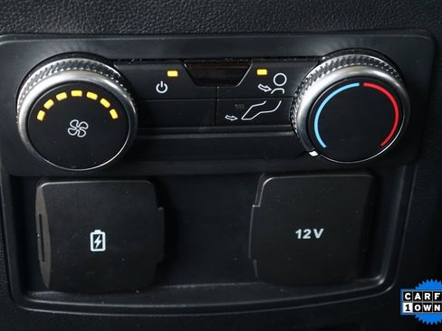 Used 2021 Ford Explorer XLT image 31