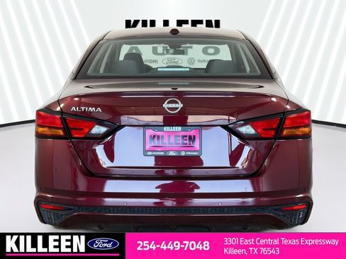 Used 2025 Nissan Altima 2.5 SV FWD image 8