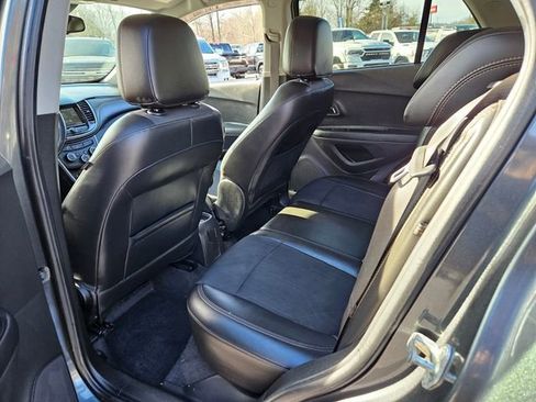 Used 2019 Chevrolet Trax LT w/ LT Convenience Package image 10