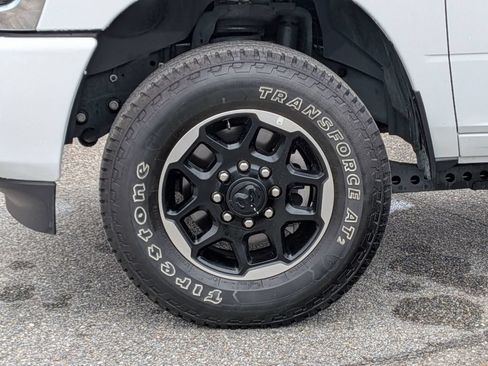 Used 2026 RAM 2500 Laramie AWD/4WD image 11
