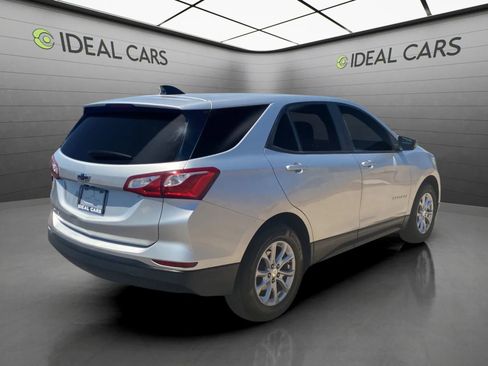 Used 2020 Chevrolet Equinox LS w/ LS Convenience Package FWD image 5