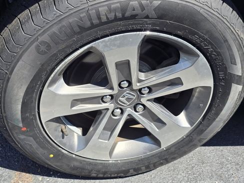 Used 2024 Honda Pilot EX-L image 9